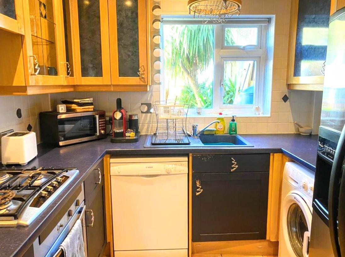 Stunning 4Br House With Free Parking - By Innit Hove Exteriér fotografie